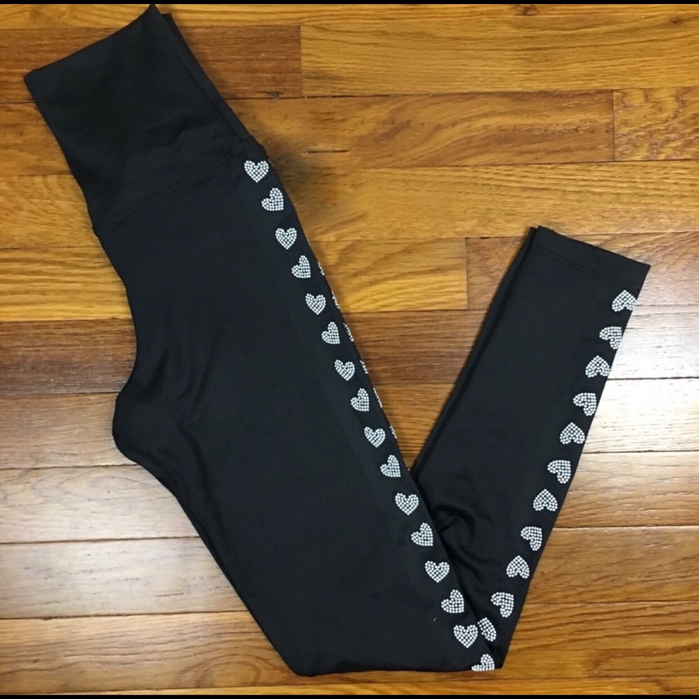 Beach riot heart leggings perfect for valentines